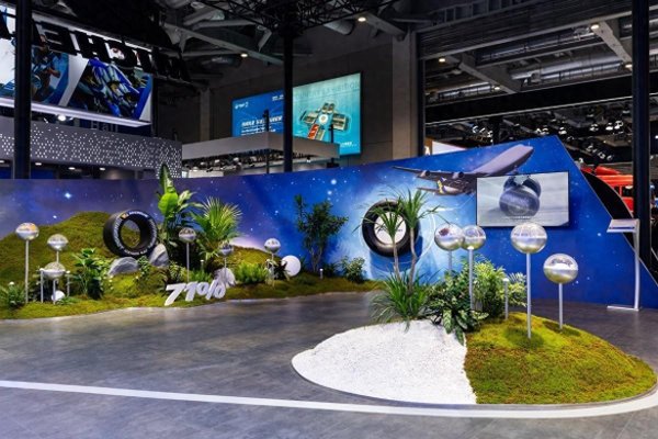 九游体育app官网“米其林奇遇号”展位的野心灵感源于时空穿梭的航行器-九游(中国体育)娱乐 官方网站